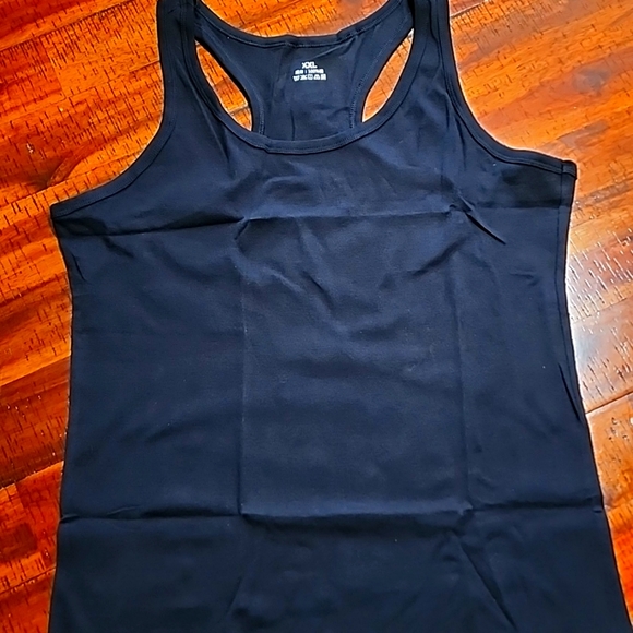 Black tank tops. This is for 6 tank tops of the same color - Picture 1 of 2